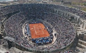 Imagen aérea del Arena de Nimes durante la celebración del UTS.