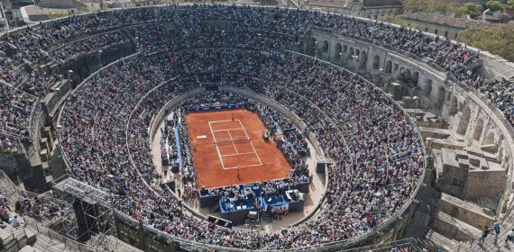 Imagen aérea del Arena de Nimes durante la celebración del UTS.