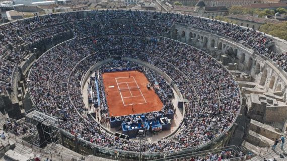 Imagen aérea del Arena de Nimes durante la celebración del UTS.