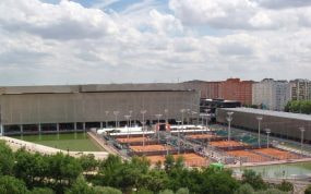 Vista exterior de las pistas de la Caja Mágica.