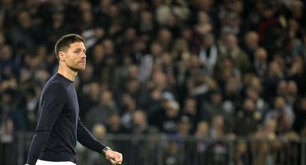Xabi Alonso, en un partido con el Leverkusen.