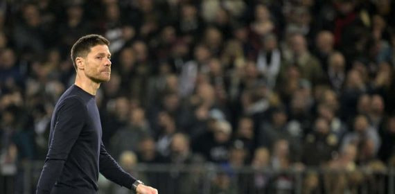 Xabi Alonso, en un partido con el Leverkusen.