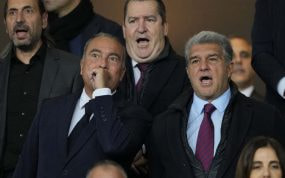 Rafa Yuste junto a Joan Laporta.