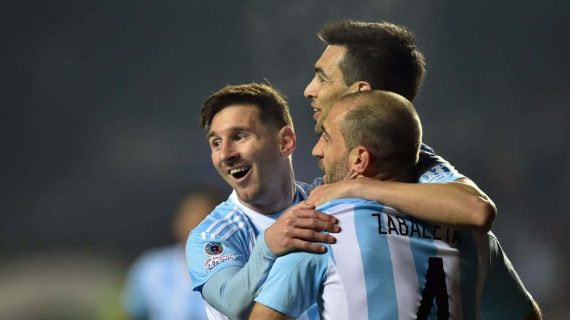 Pablo Zabaleta defendiendo los colores de la albiceleste.