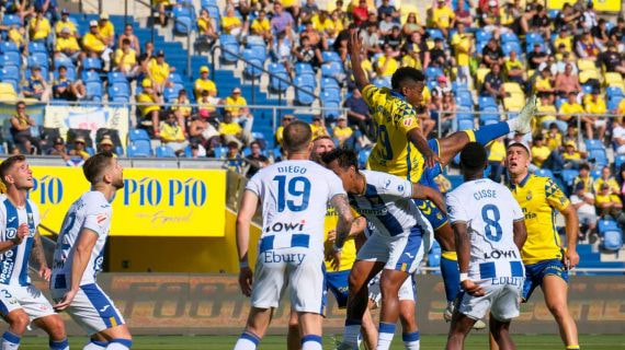 Jugadores del Leganés, que se juegan el descenso la última jornada, contra Las Palmas.