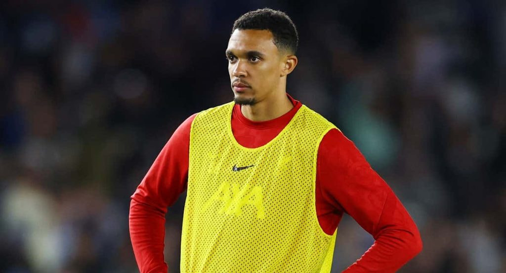 Alexander-Arnold, durante un calentamiento con el Liverpool.
