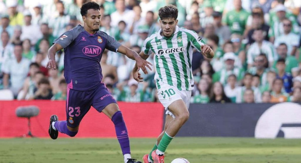 Abde ante Omar en el partido de la primera vuelta.
