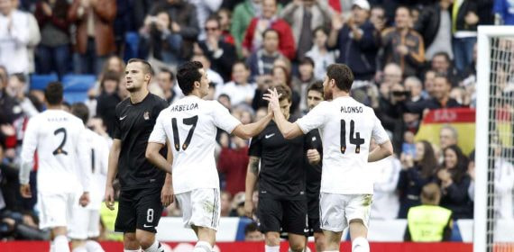 Arbeloa y Xabi Alonso en un partido del Real Madrid.