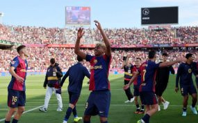 Los jugadores del Barcelona celebran la victoria en El Clásico contra el Real Madrid.