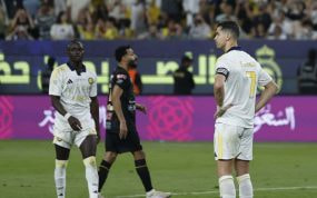 Cristiano Ronaldo se lamenta tras fallar un penalti.