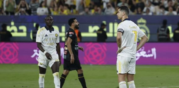 Cristiano Ronaldo se lamenta tras fallar un penalti.