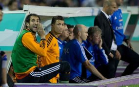 Diego López, en un partido con el Real Madrid junto a Cristiano Ronaldo.