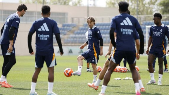 Varios jugadores del Madrid, en un entrenamiento de esta semana en Valdebebas.
