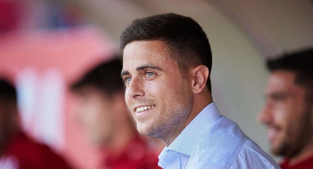 Alessio Lisci, en el banquillo del Mirandés.