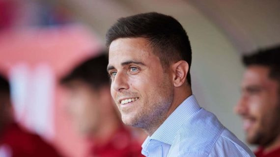 Alessio Lisci, en el banquillo del Mirandés.