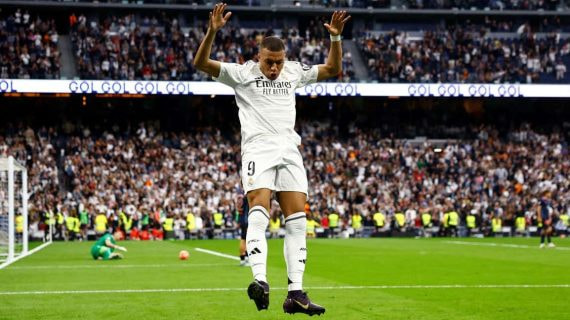 Kylian Mbappé celebra uno de sus goles contra el Celta de Vigo.