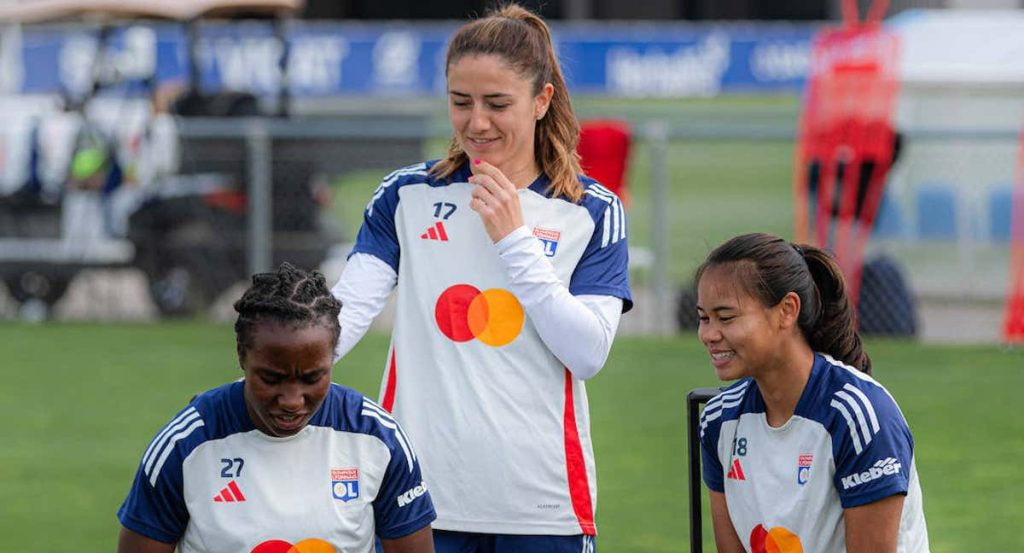 Bècho, Van de Donk y Sombath durante un entrenamiento.