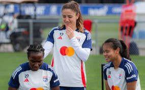 Bècho, Van de Donk y Sombath durante un entrenamiento.