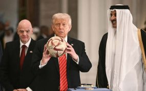 Donald Trump y Gianni Infantino, en Doha.