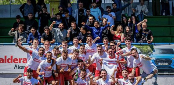 El Atlético Cañada de Alcorcón, ahora ya Unión FC, celebra el ascenso.