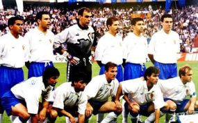 La Recopa ganada por el Zaragoza al Arsenal cumple 30 años: quiénes fueron y qué han hecho después los 'Héroes de París'