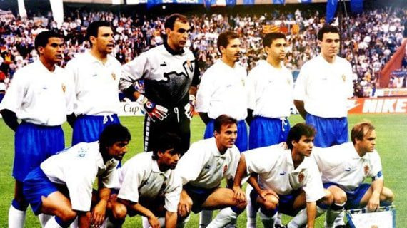 La Recopa ganada por el Zaragoza al Arsenal cumple 30 años: quiénes fueron y qué han hecho después los 'Héroes de París'