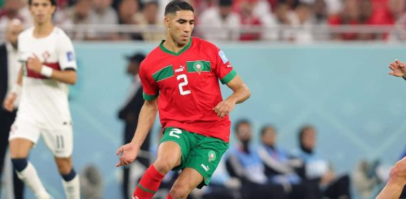 Achraf Hakimi durante el partido de cuartos de final entre Marruecos y Portugal.