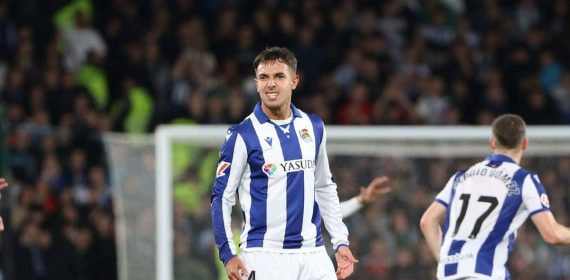 Zubimendi, en un partido con la Real Sociedad.