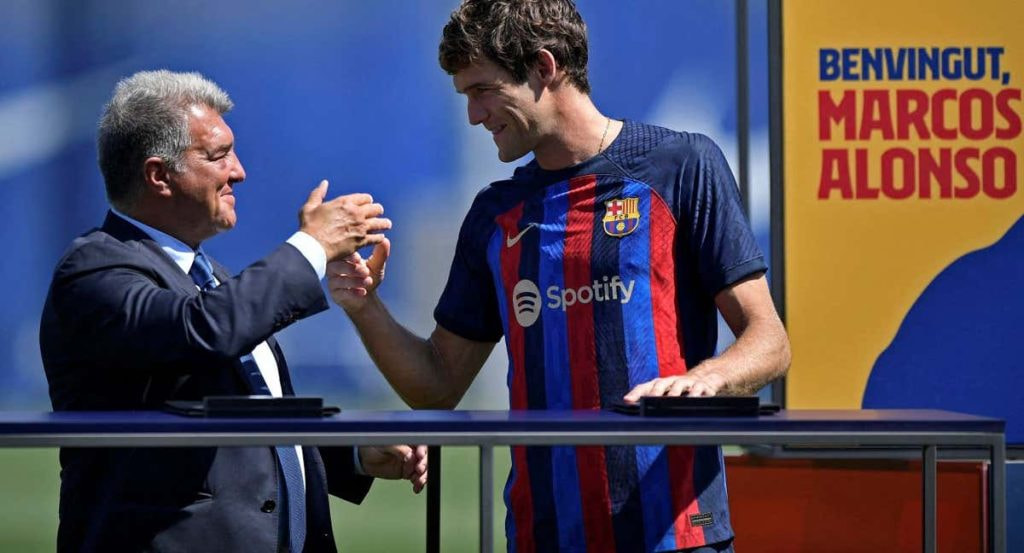 Marcos Alonso no seguirá en el Barça la próxima temporada.