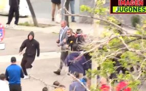 Captura del momento en que es agredido Ignacio Navarro, director general.