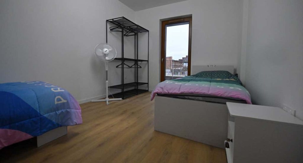 Imagen de una de las habitaciones de la Villa Olímpica de París 2024.