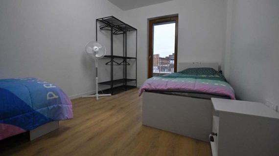 Imagen de una de las habitaciones de la Villa Olímpica de París 2024.
