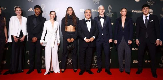 Lamine Yamal y Aitana Bonmatí, junto con el resto de la expedición del FC Barcelona en la Gala del Balón de Oro.