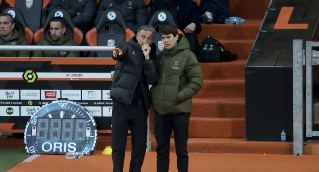 Luis Enrique y Aitor Unzué, en uno de los momentos de la temporada con el PSG.