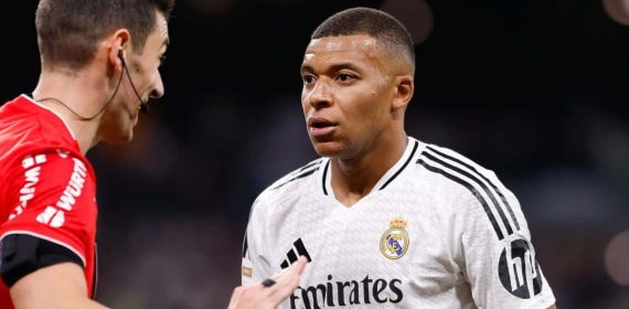Mbappé, en el partido ante el Alavés.