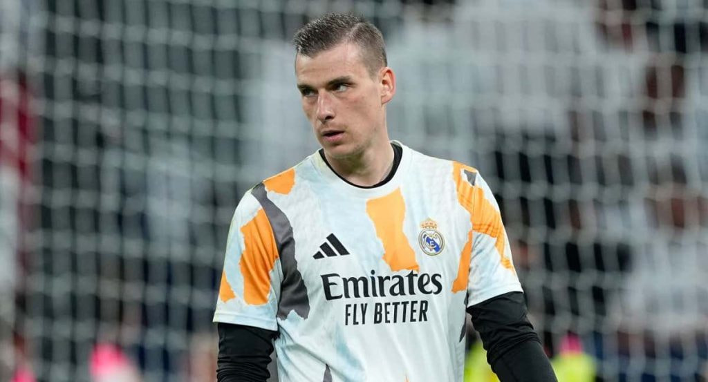 Lunin, antes del partido de Copa contra la Real Sociedad.
