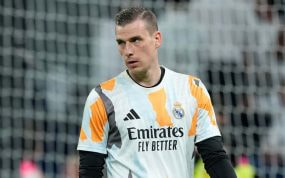 Lunin, antes del partido de Copa contra la Real Sociedad.