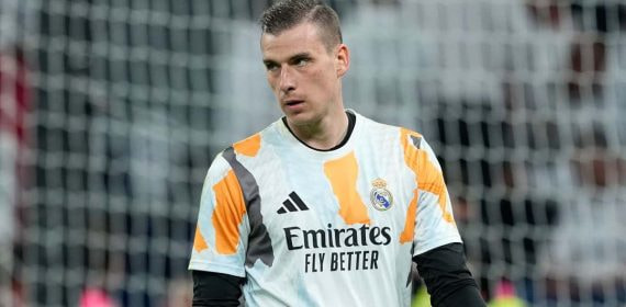 Lunin, antes del partido de Copa contra la Real Sociedad.