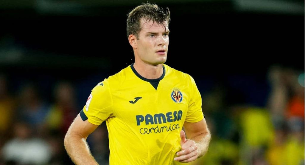 Alexander Sorloth jugando con el Villarreal.