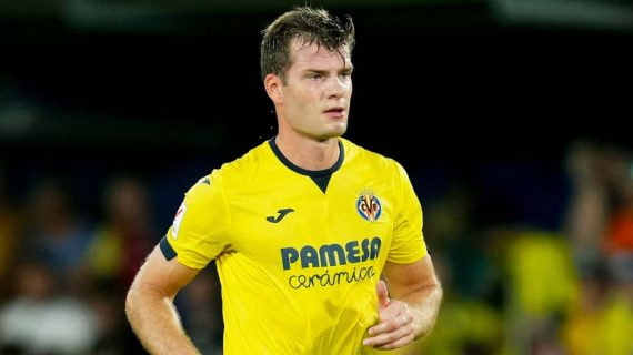Alexander Sorloth jugando con el Villarreal.