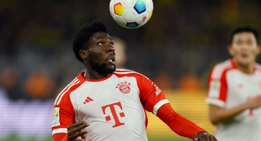Alphonso Davies, en un partido con el Bayern.
