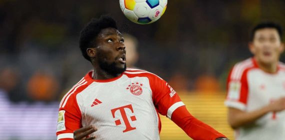 Alphonso Davies, en un partido con el Bayern.