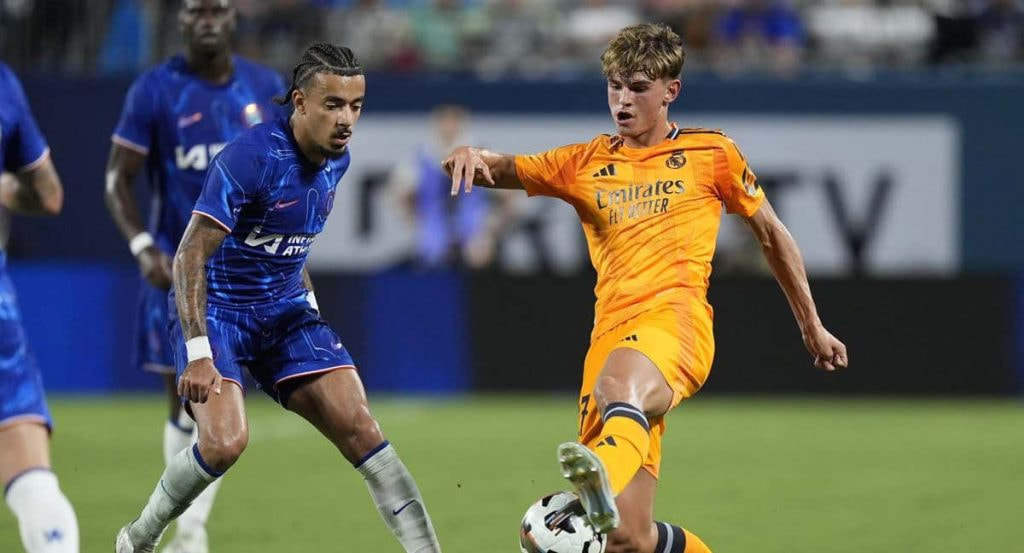 Nico Paz, durante el Real Madrid-Chelsea de Charlotte.