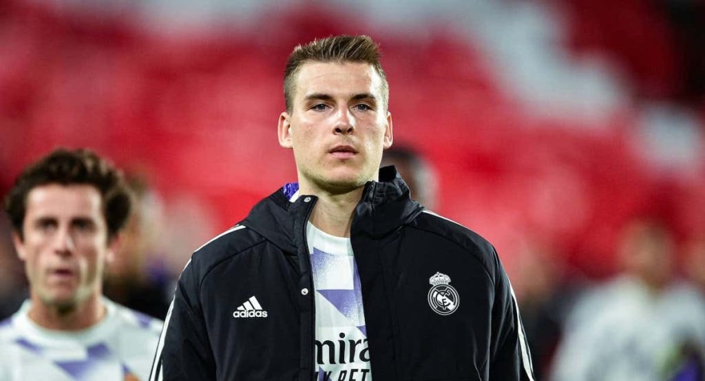 Lunin, antes de un partido con el Real Madrid.