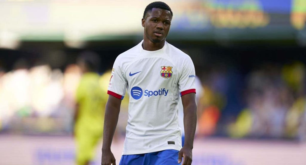 Ansu Fati desesperado tras una acción en Villarreal.