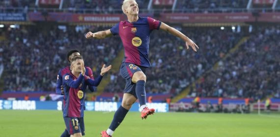 Dani Olmo celebra uno de los dos goles que le marcó al Espanyol.
