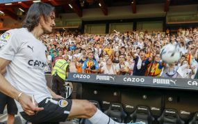 Cavani en su presentación con el Valencia.