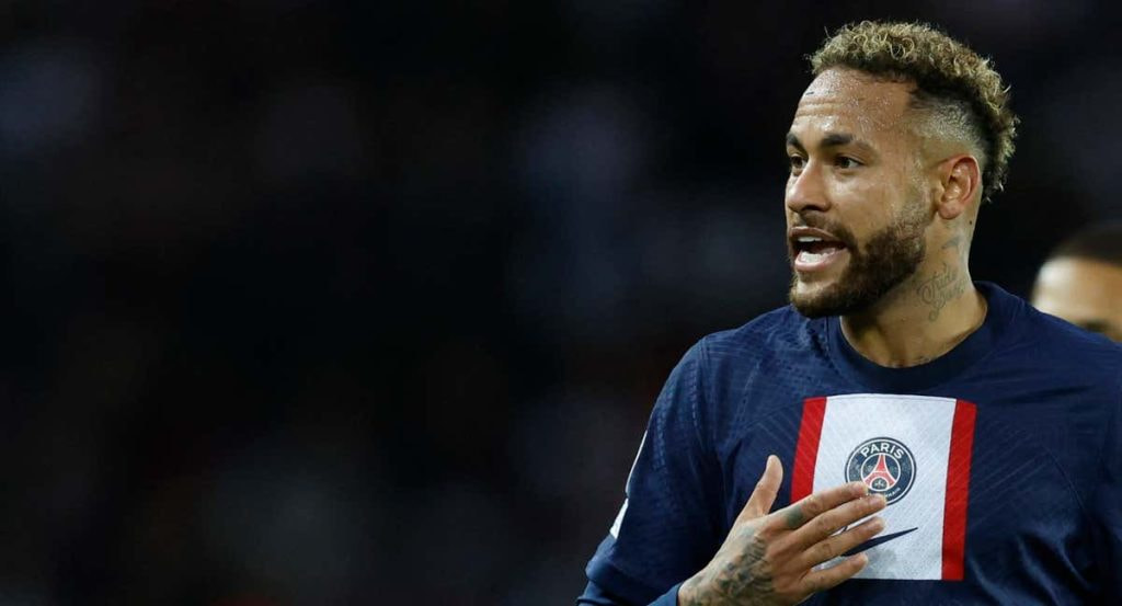 Neymar jugando con el PSG.