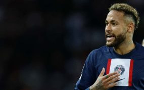Neymar jugando con el PSG.