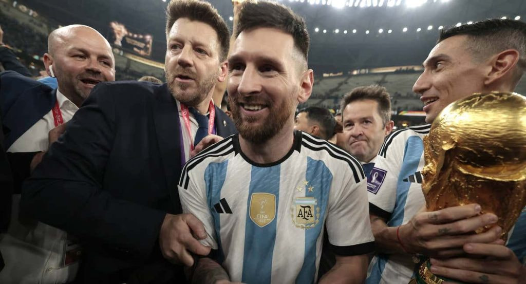 Messi y Di María celebran el Mundial en Lusail.